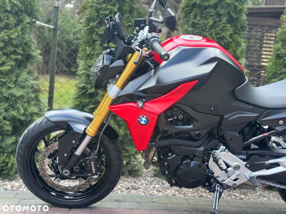 BMW F - 16