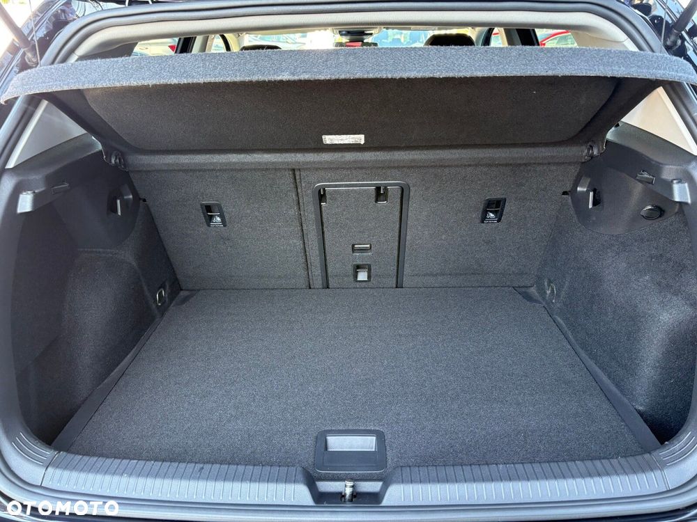 Volkswagen Golf 1.5 eTSI EVO Style DSG - 19