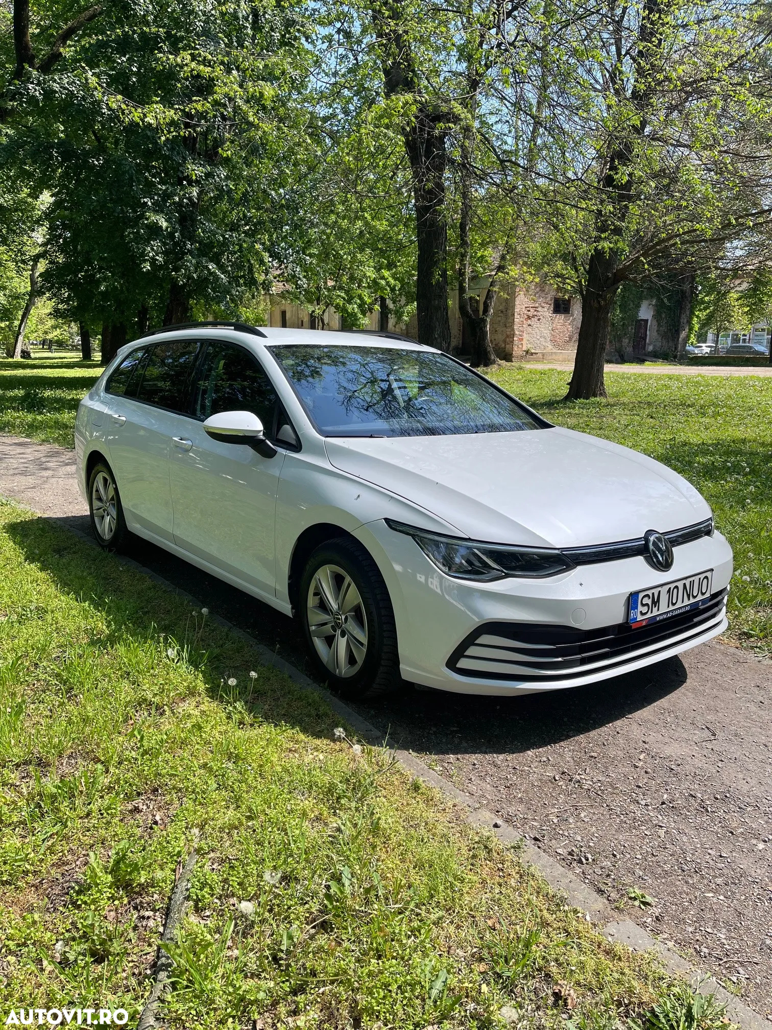 Volkswagen Golf Variant 2.0 TDI DSG Life - 4