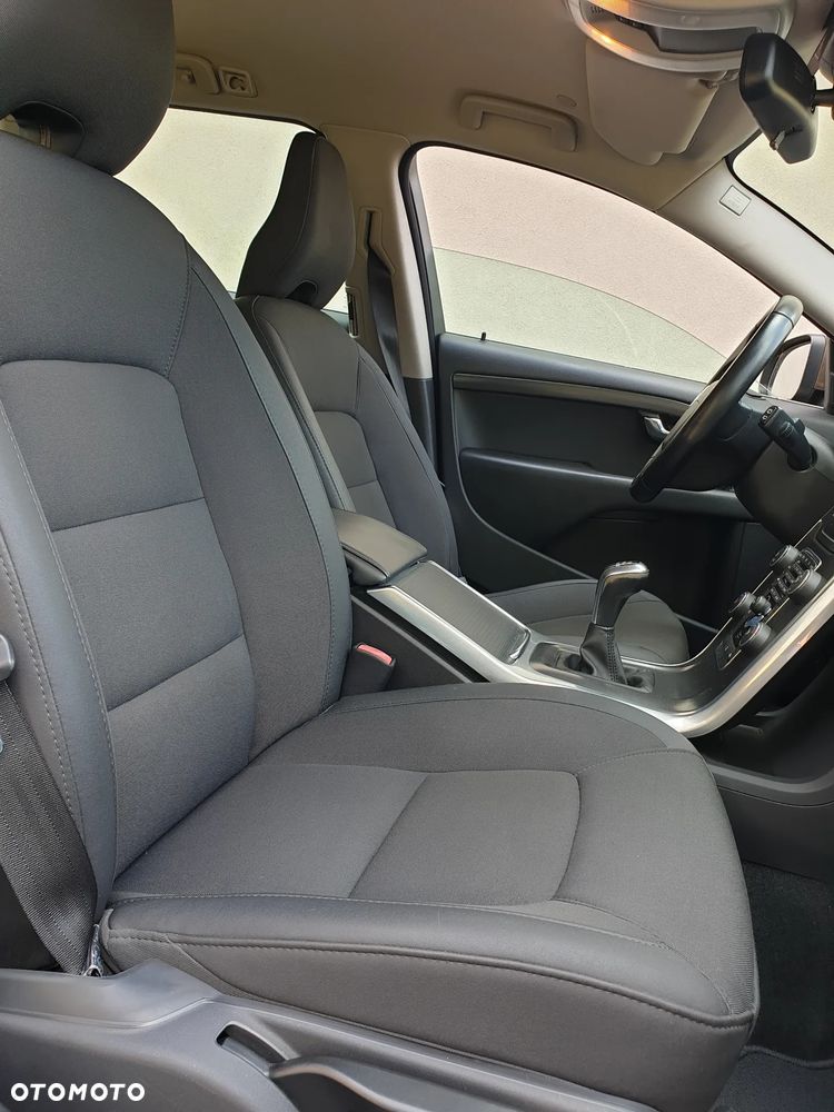 Volvo V70 D2 Linje Classic - 32