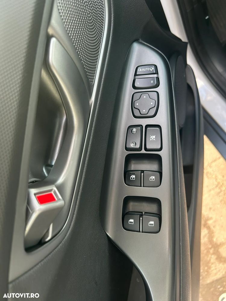 Hyundai KONA Premium - 9