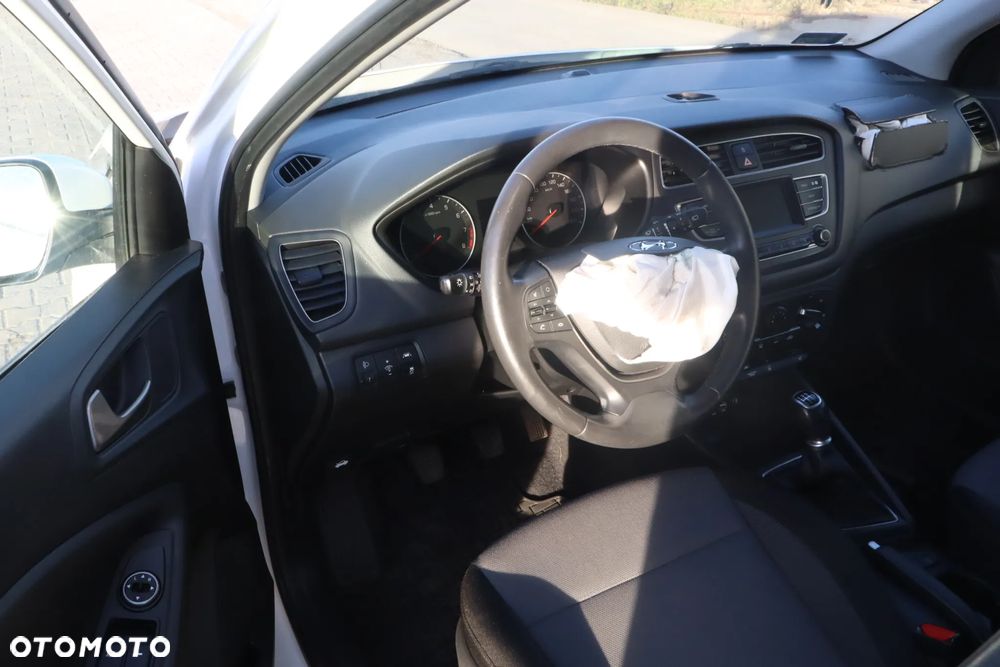 Hyundai i20 1.2 Comfort - 9