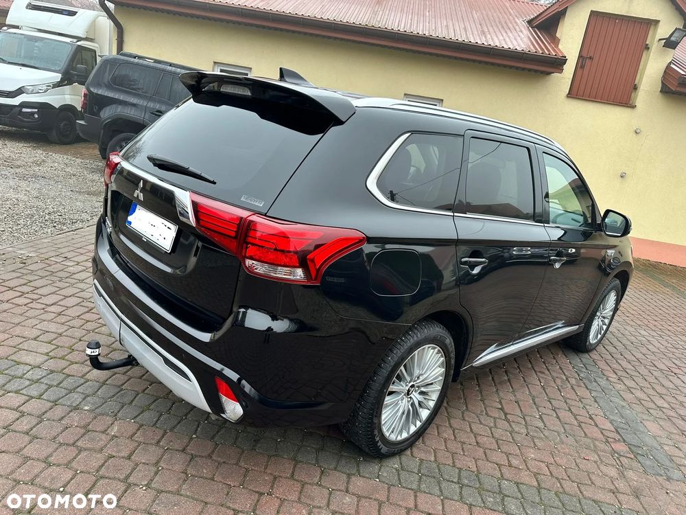 Mitsubishi Outlander 2.4 4WD Diamant - 2