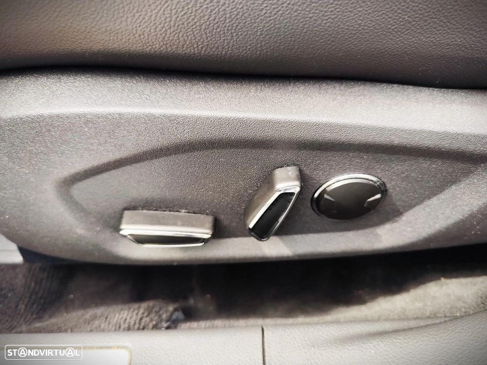 Ford Mondeo SW 2.0 HEV ST-Line - 25