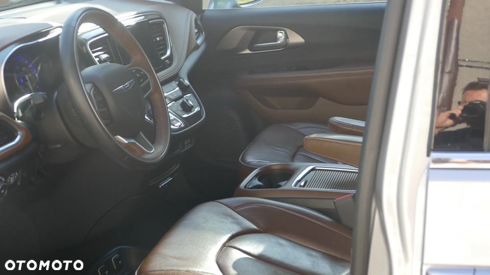 Chrysler Pacifica - 31