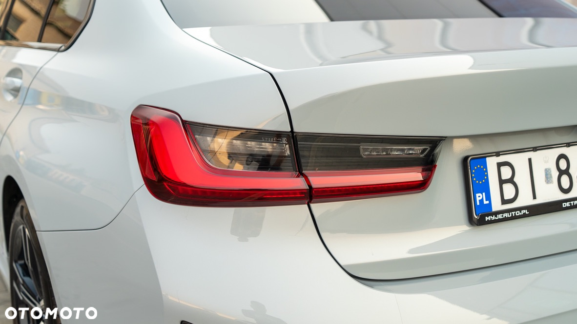 BMW Seria 3 318d M Sport - 10