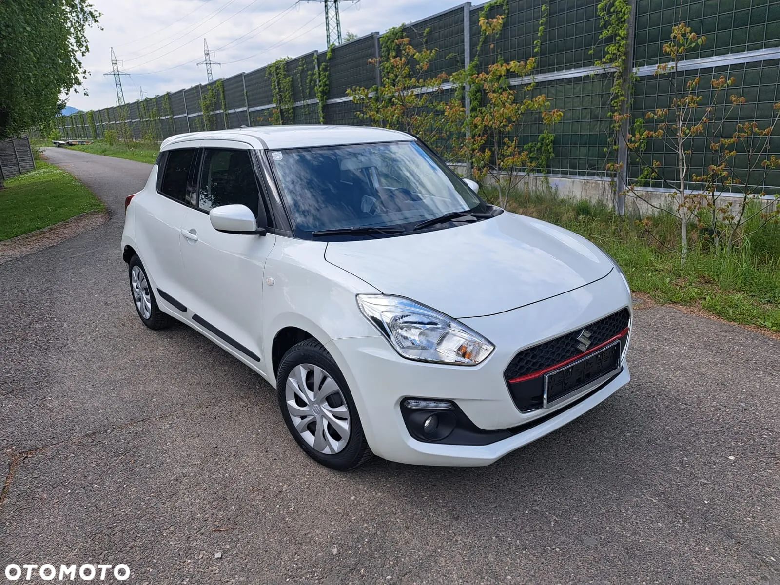 Suzuki Swift - 1
