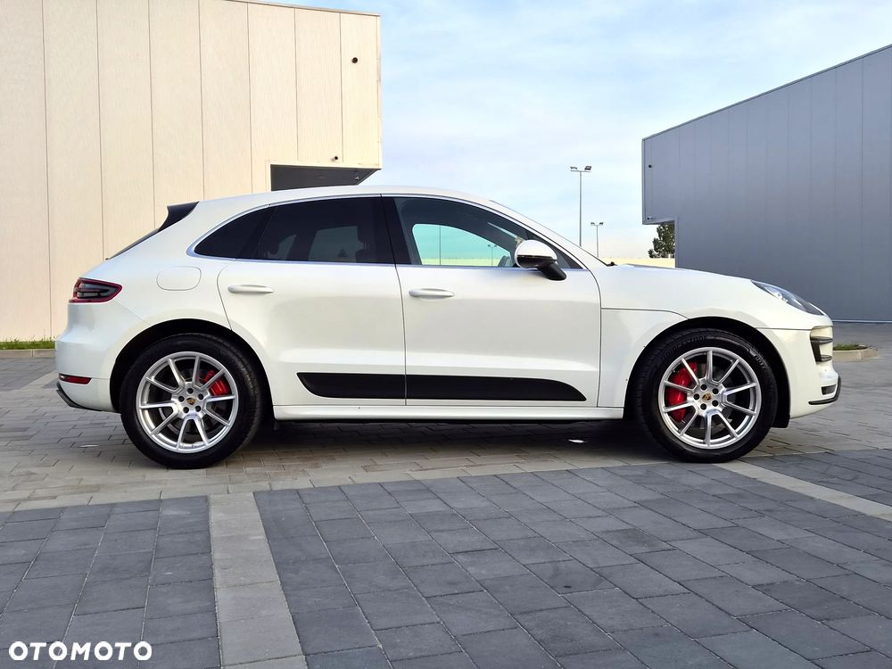 Porsche Macan Turbo - 15