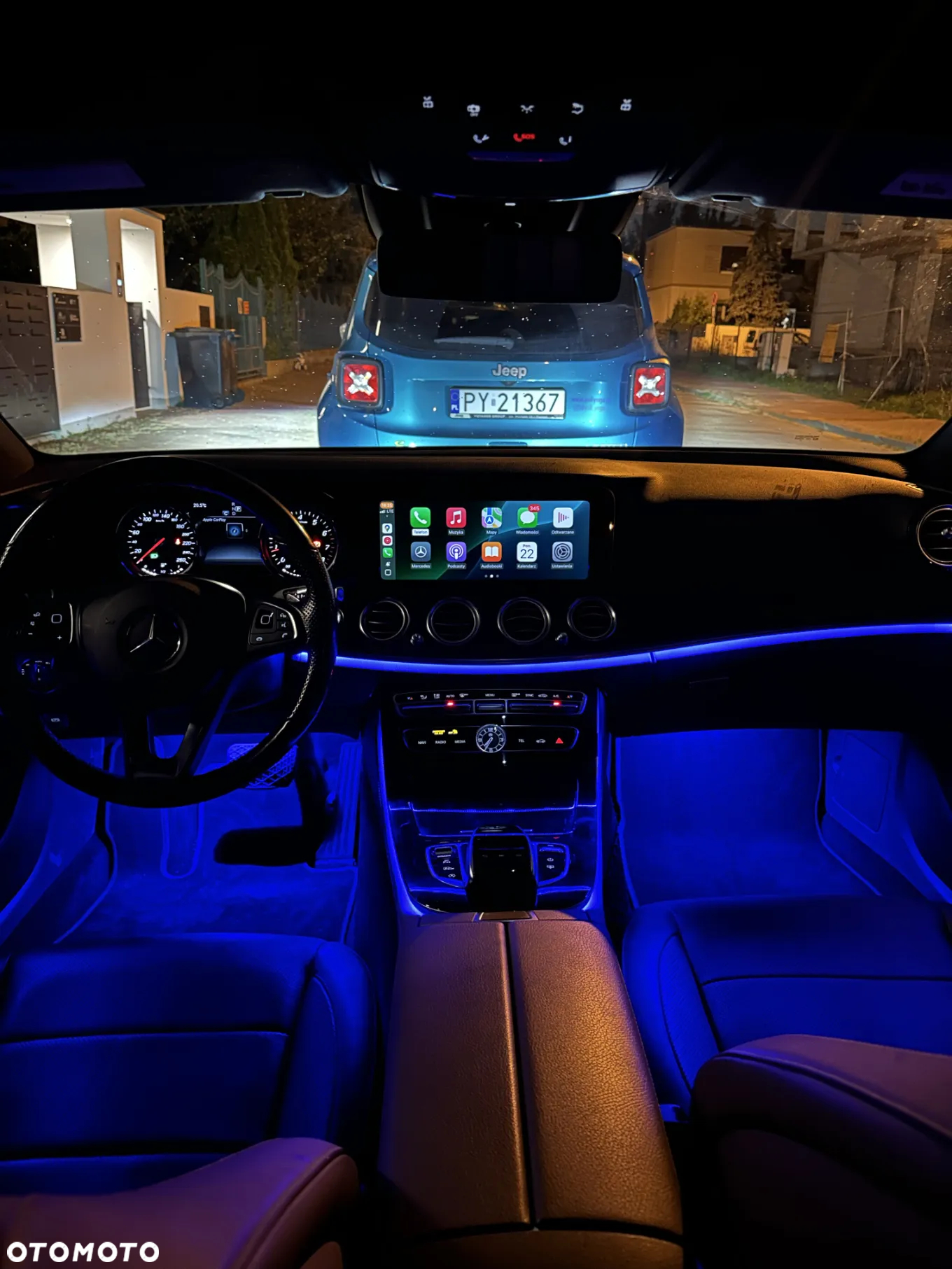 Mercedes-Benz Klasa E 300 9G-TRONIC - 36