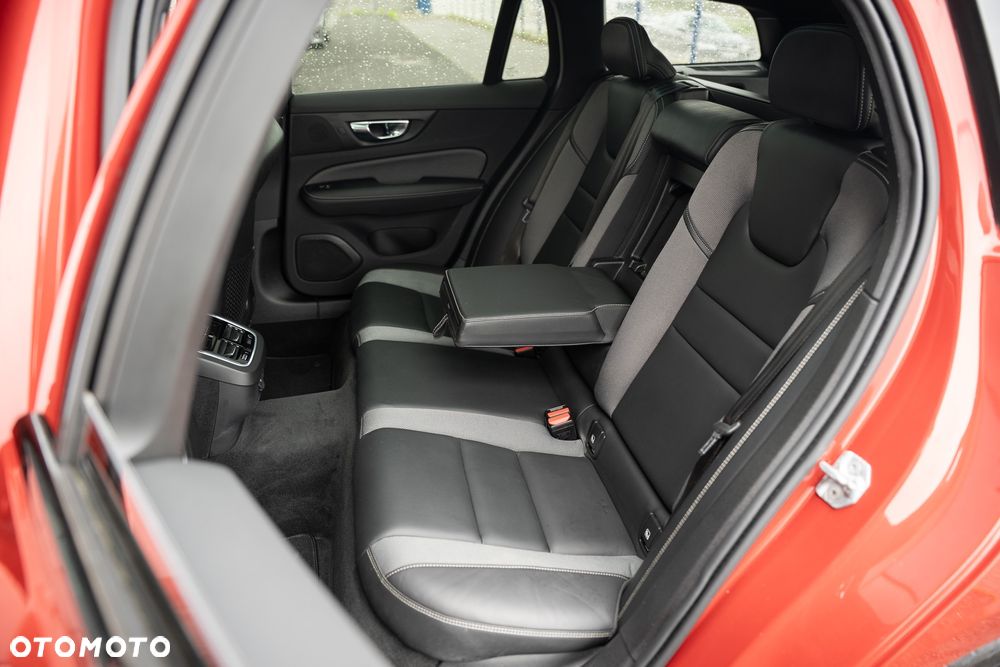 Volvo V60 B4 B Geartronic RDesign - 35