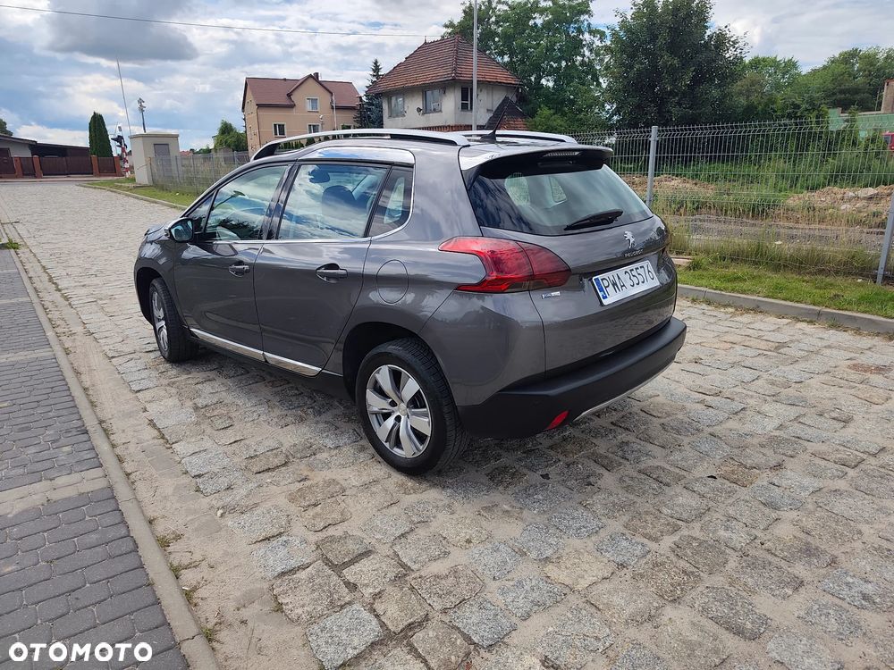 Peugeot 2008 1.2 Pure Tech Allure S&S - 7