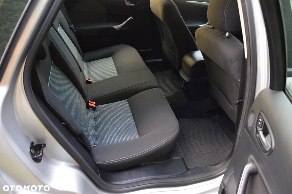 Ford Mondeo - 29