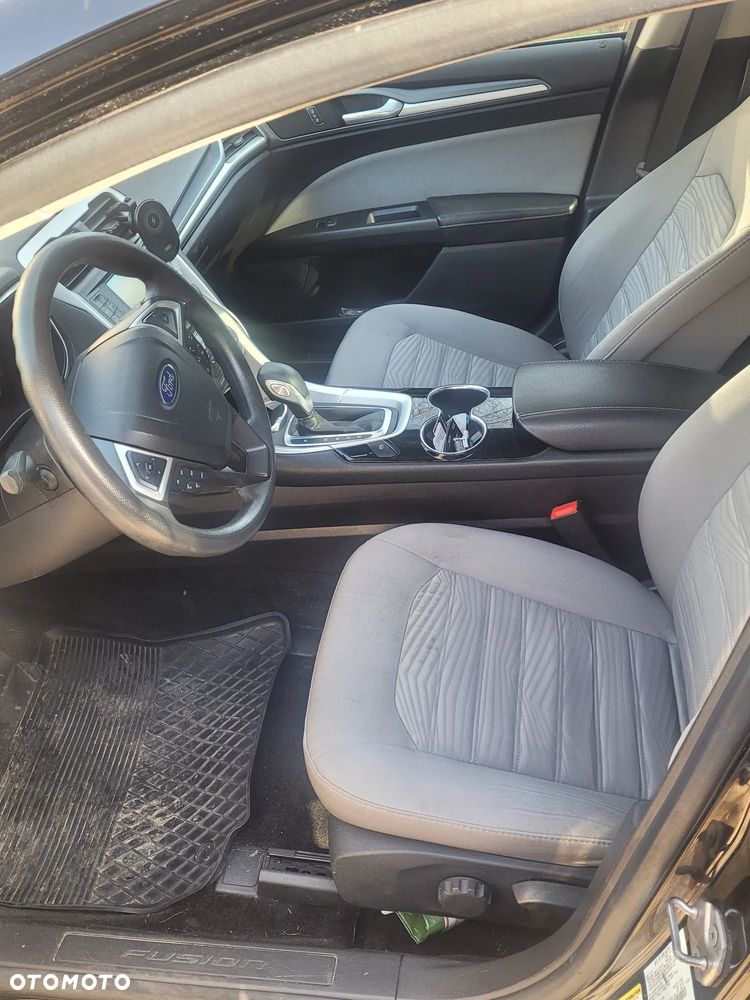 Ford Fusion - 5