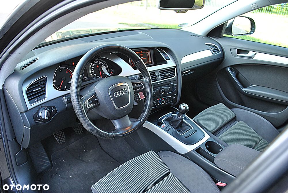 Audi A4 Avant 2.0 TDI DPF S line Sportpaket - 8