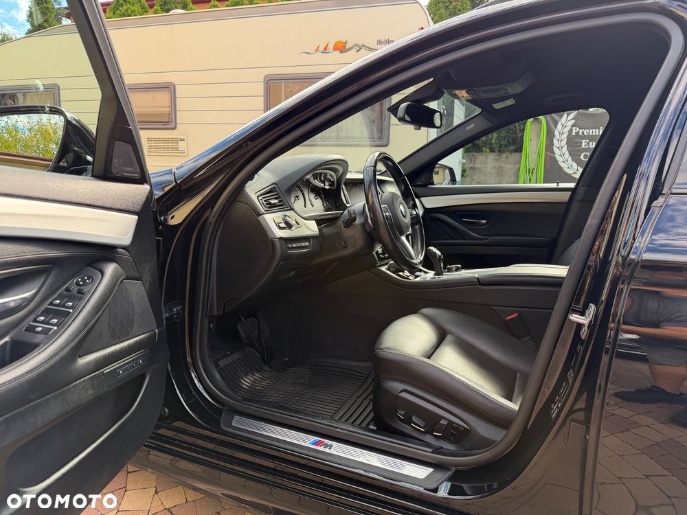 BMW Seria 5 530d xDrive Sport-Aut - 17