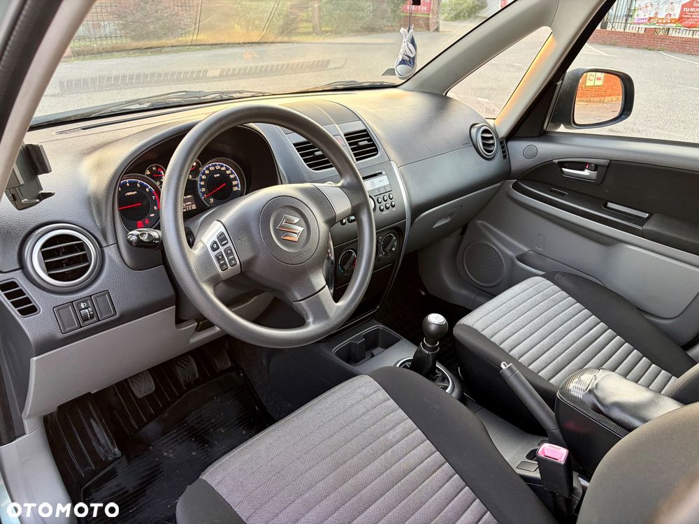 Suzuki SX4 - 12