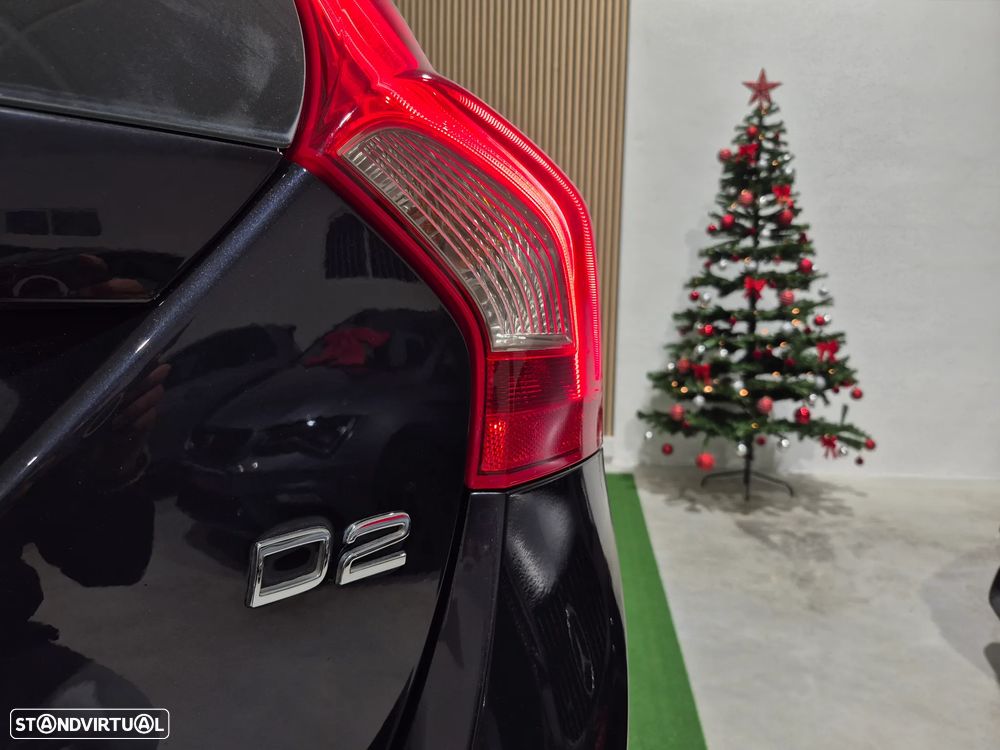 Volvo V60 1.6 D2 Momentum Eco Powershift - 4