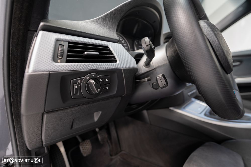 BMW 318 d - 30