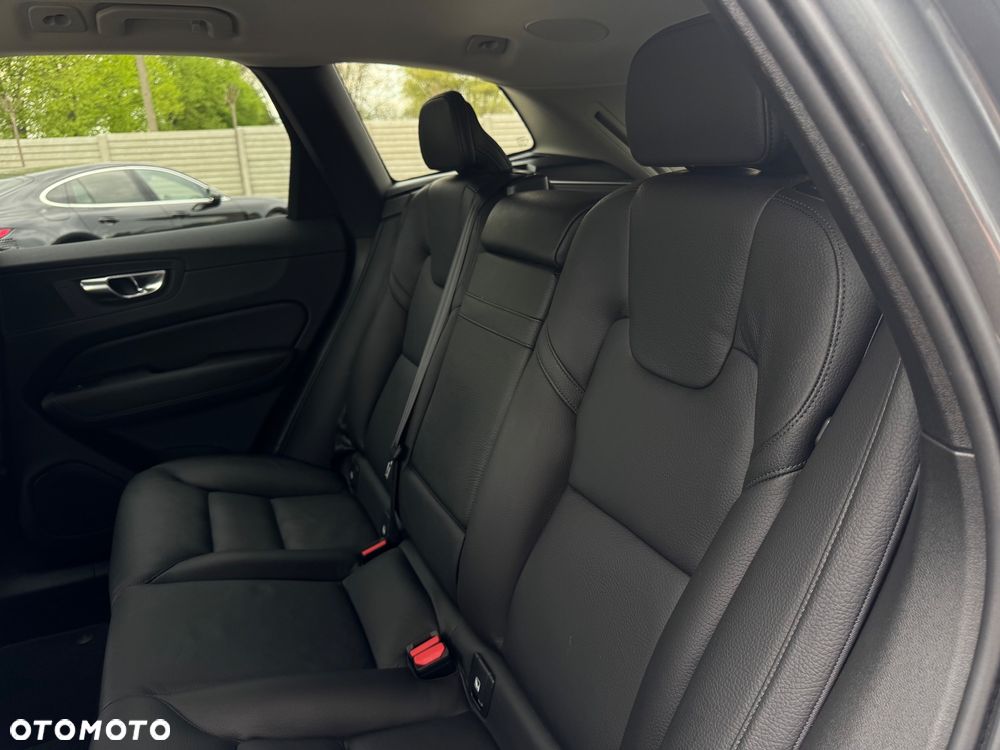 Volvo XC 60 B4 D AWD Inscription - 32