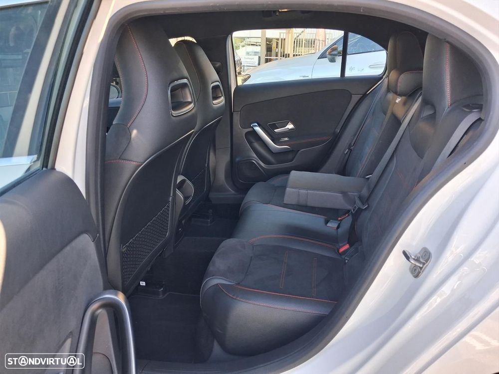 Mercedes-Benz A 250 e AMG Line - 13
