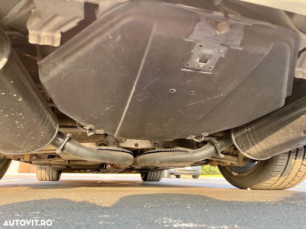 Chevrolet Corvette - 30