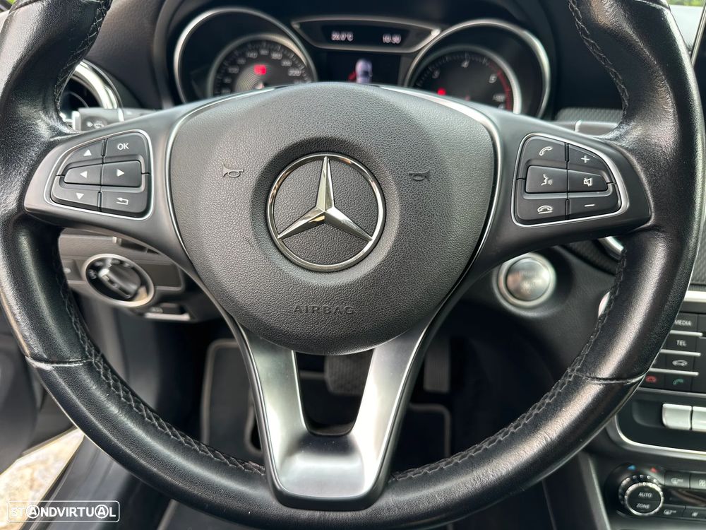 Mercedes-Benz GLA 200 d 7G-DCT Urban - 11
