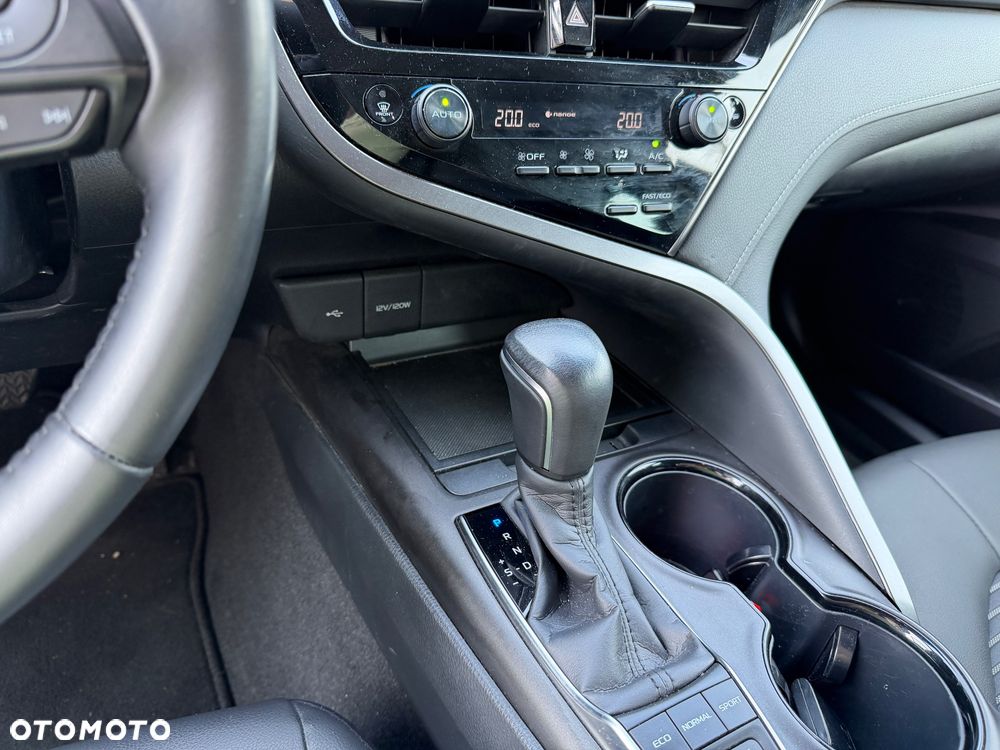 Toyota Camry 2.5 Hybrid Prestige CVT - 16