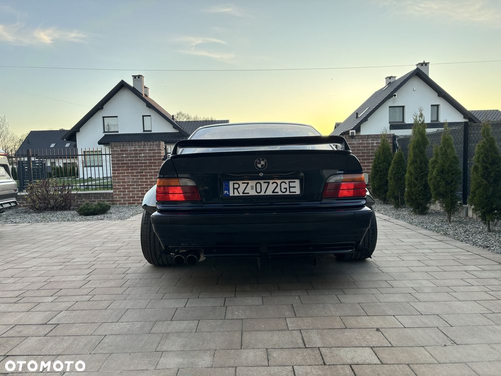 BMW Seria 3 328i - 5
