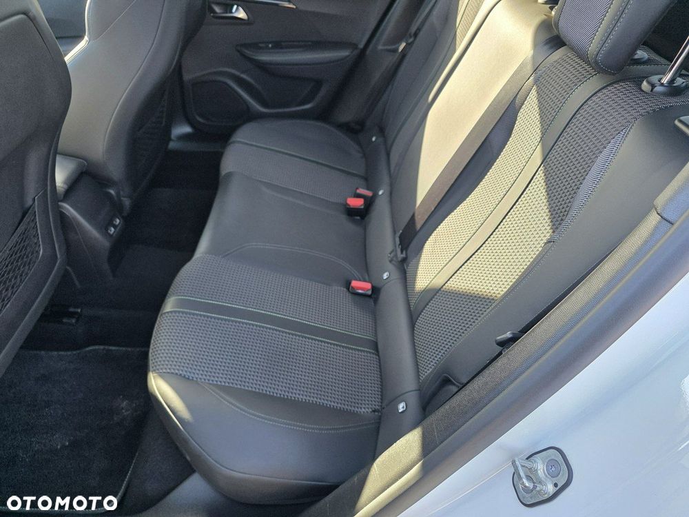 Peugeot 2008 - 13