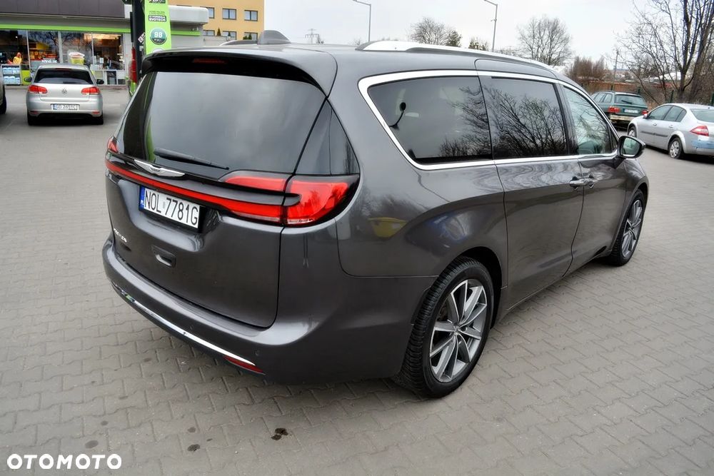 Chrysler Pacifica - 28