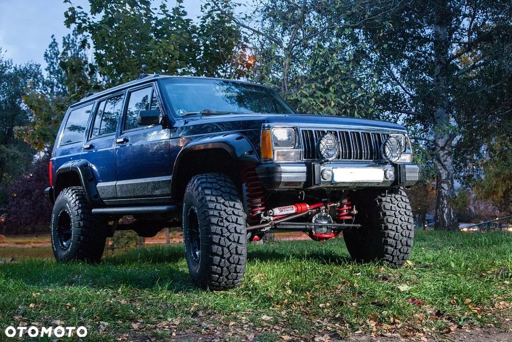 Jeep Cherokee - 22