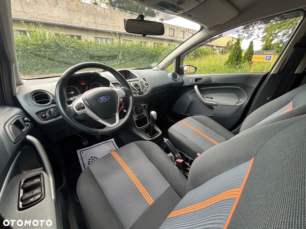 Ford Fiesta 1.25 Champions Edition - 23