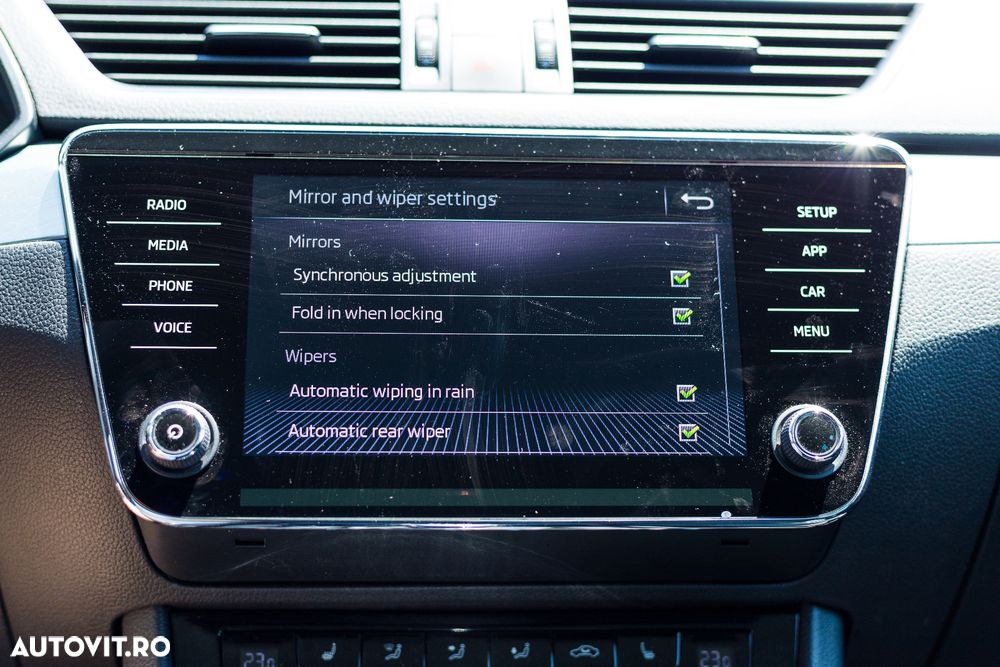 SKODA Superb 2019 — imagine 24