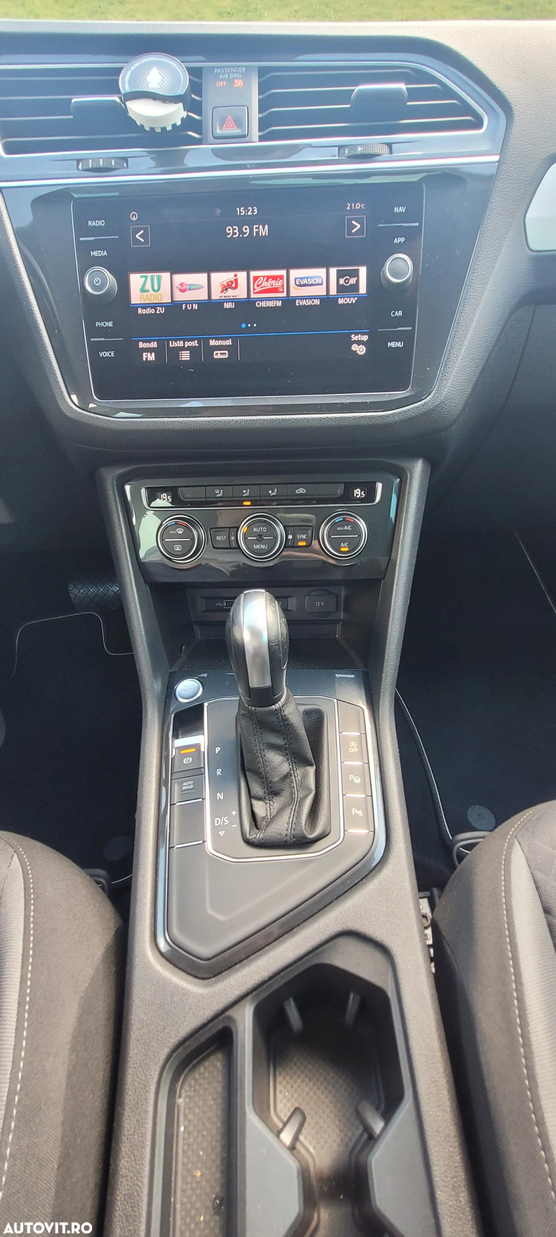 Volkswagen Tiguan - 19