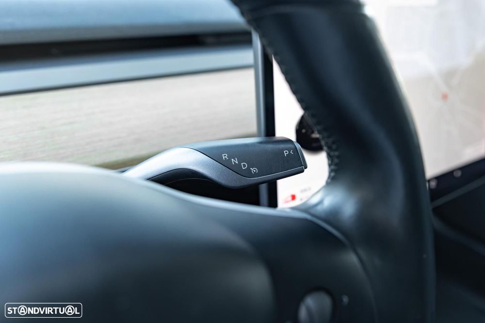 Tesla Model 3 Long-Range Dual Motor AWD - 24