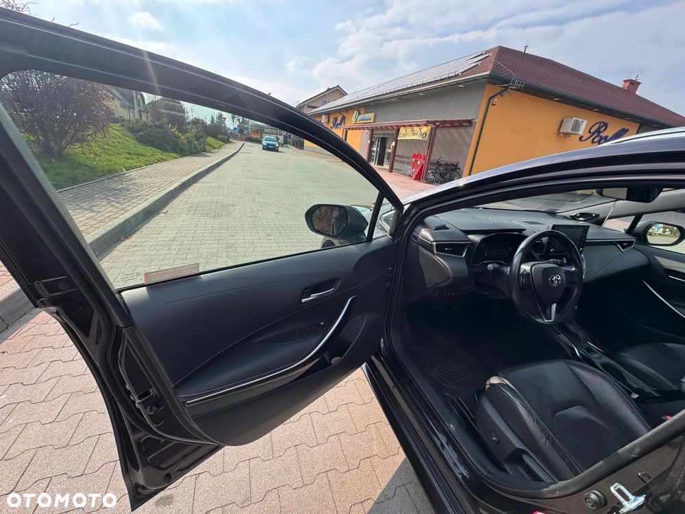 Toyota Corolla 2.0 Hybrid Executive - 24