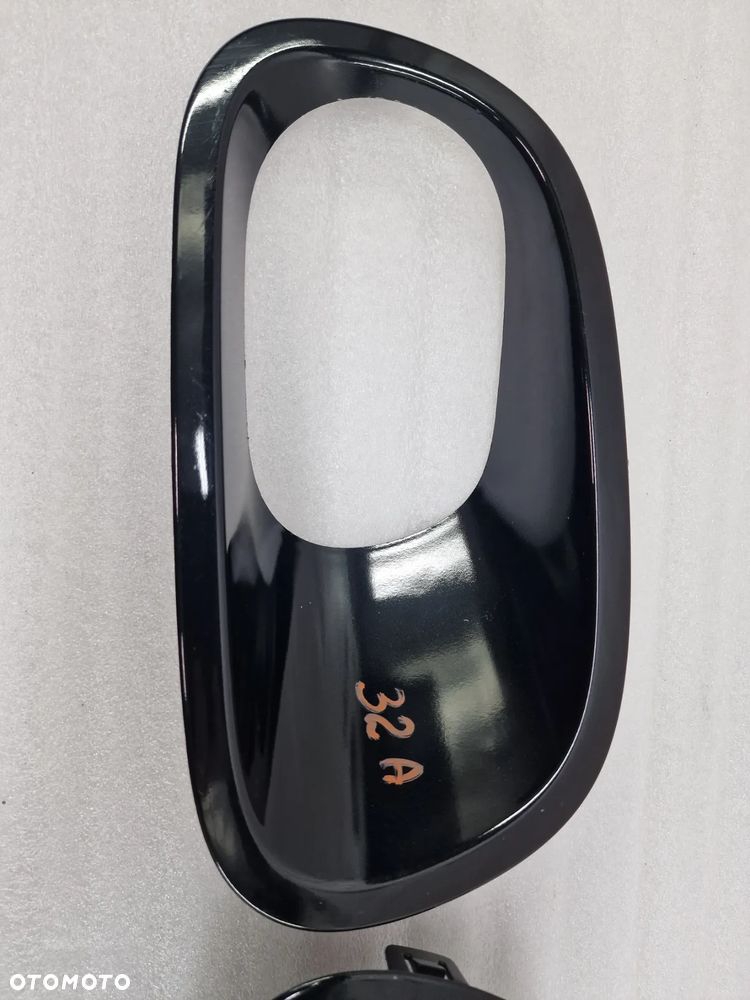 CITROEN C3 3 III 15- LEWA / PRAWA KRATKA BOCZNA ZDERZAKA PRZEDNIEGO PRZÓD , CZARNA W POŁYSKU , KOMPLET , NR 8114593 / 9813344677 / 8114592 / 9813345077 , NR AUKCJI D/32 - 2