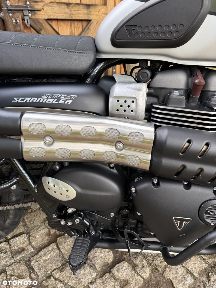 Triumph Street Scrambler - 12