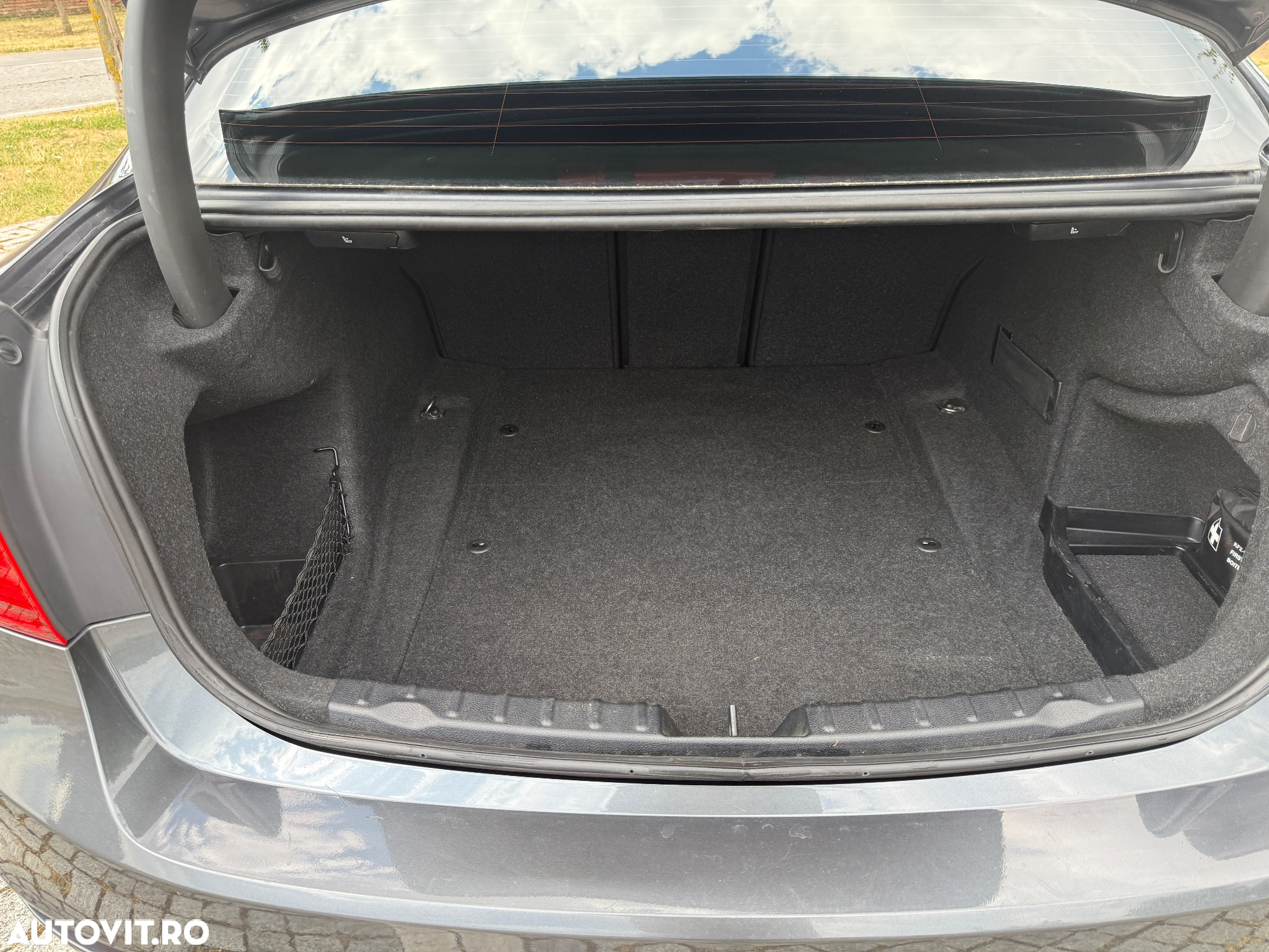 BMW Seria 3 320d Aut. Sport Line - 14