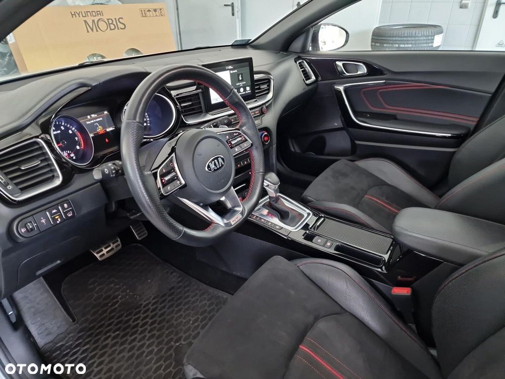 Kia ProCeed 1.6 T-GDI GT DCT - 9