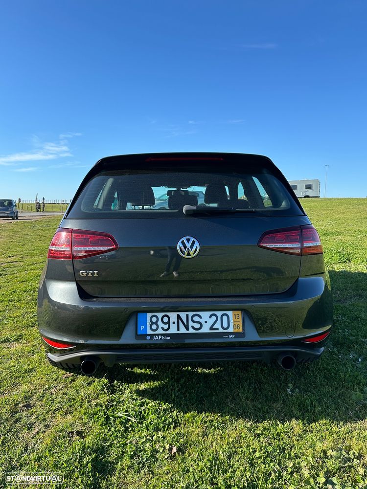 VW Golf 2.0 TSi GTi DSG - 4