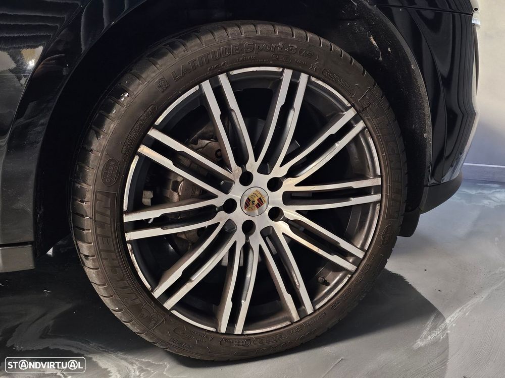 Porsche Macan S - 31