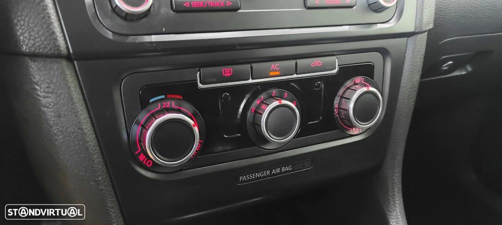 VW Golf 1.6 TDi Confortline - 31