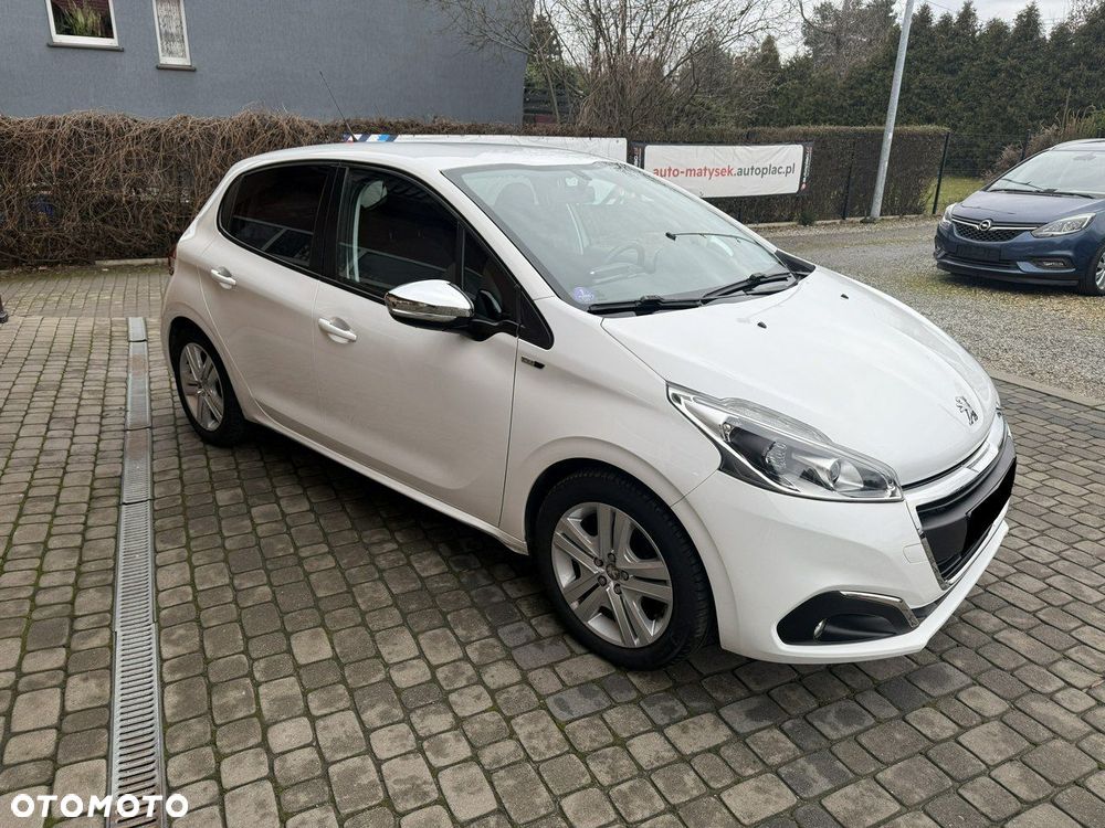 Peugeot 208 1.2 VTi Style - 4