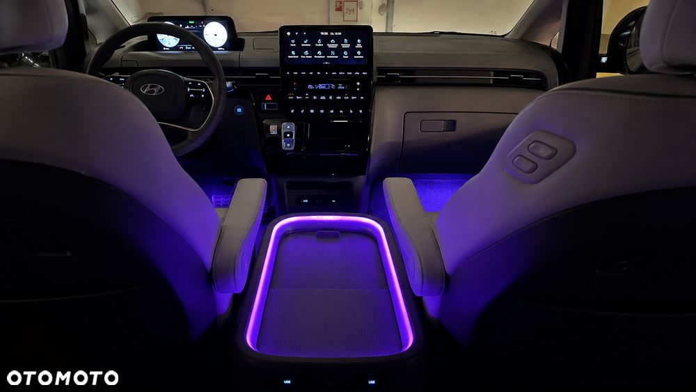 Hyundai Staria - 17