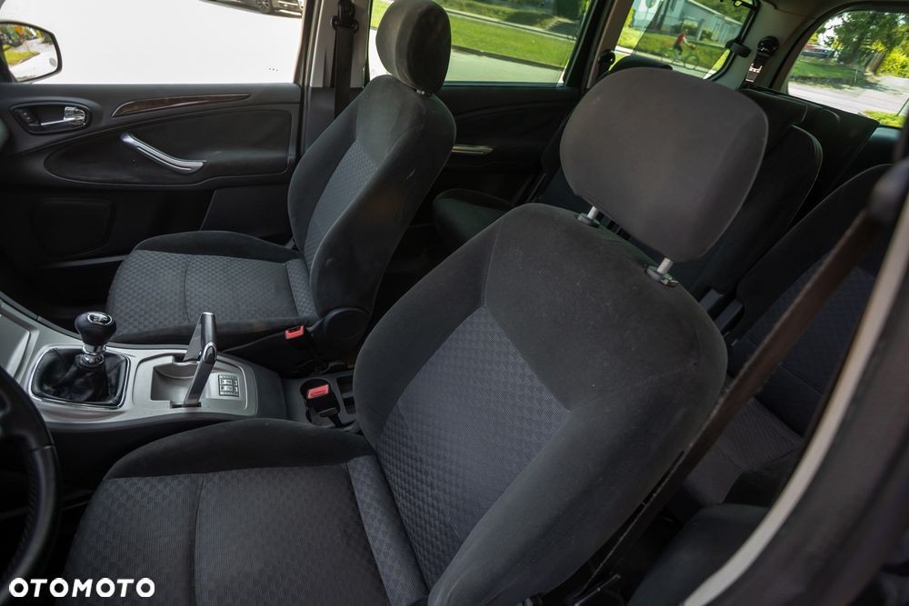 Ford Galaxy 2.0 TDCi Ghia - 32
