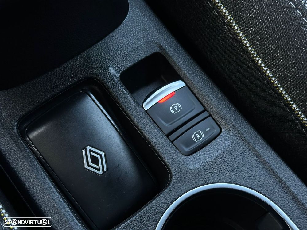 Renault Captur 1.0 TCe Techno Bi-Fuel - 29