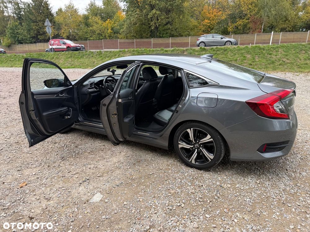 Honda Civic 1.5 T Executive CVT - 17