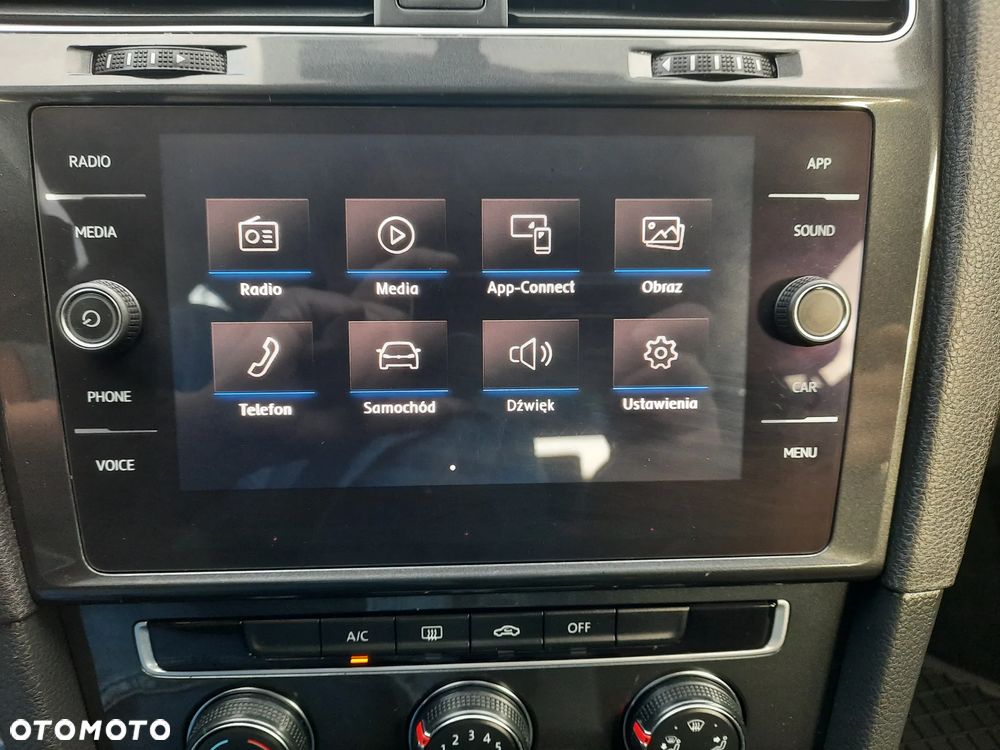 Volkswagen Golf - 23