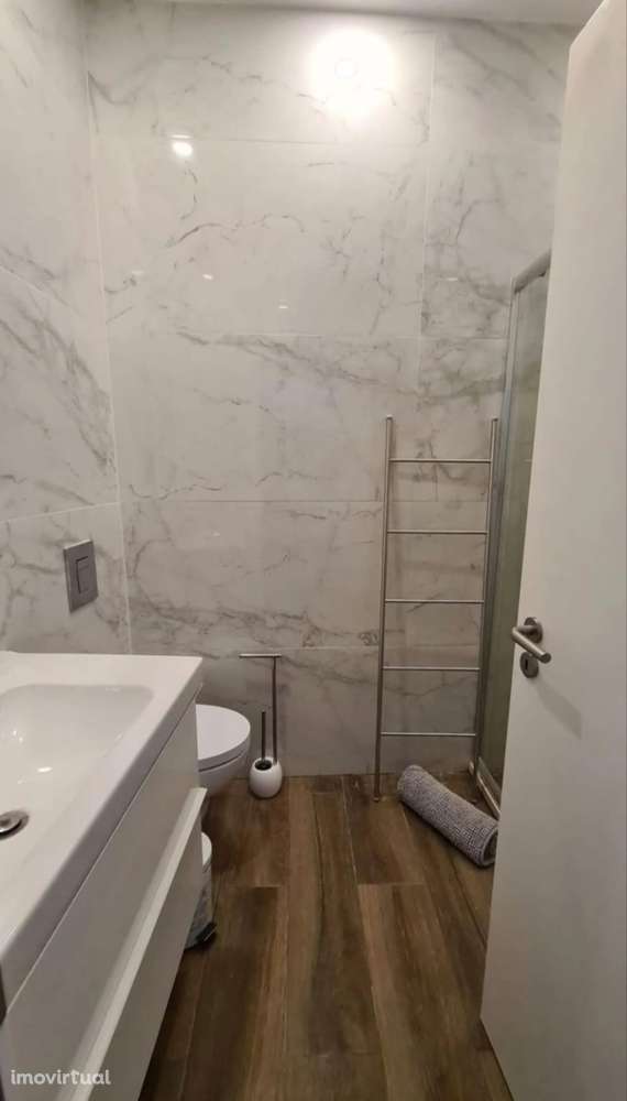 T2 geminada com terraço e ar condicionado em Faro - Grande imagem: 3/8